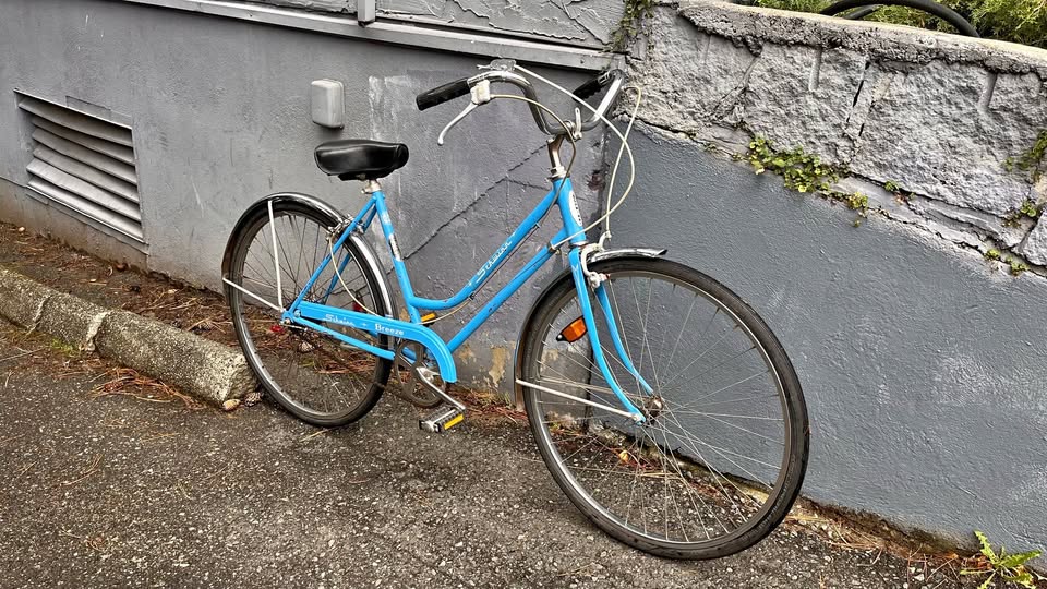 Used vintage Schwinn Breeze city bike, size Medium